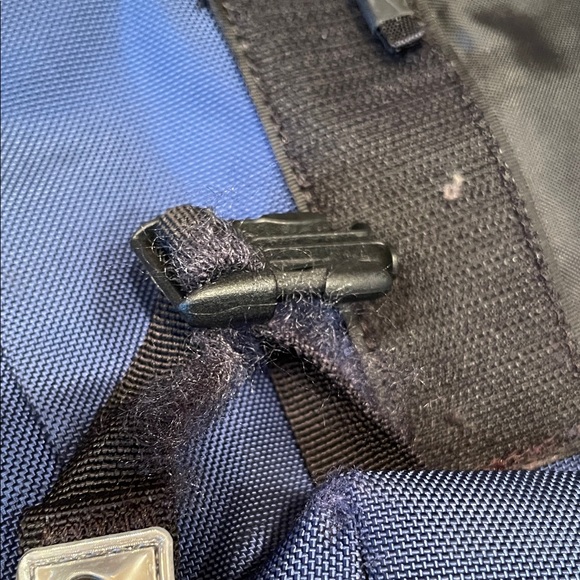 Timbuk2 Blue Two-Tone Messenger Bag - Picture 4 of 7